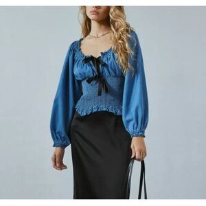 NWT KIMCHI BLUE Marley Front Tie‎ Bow Blouse Blue Chambray Smocked Size Large